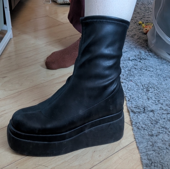 Platform Boots - Picture 4 of 4